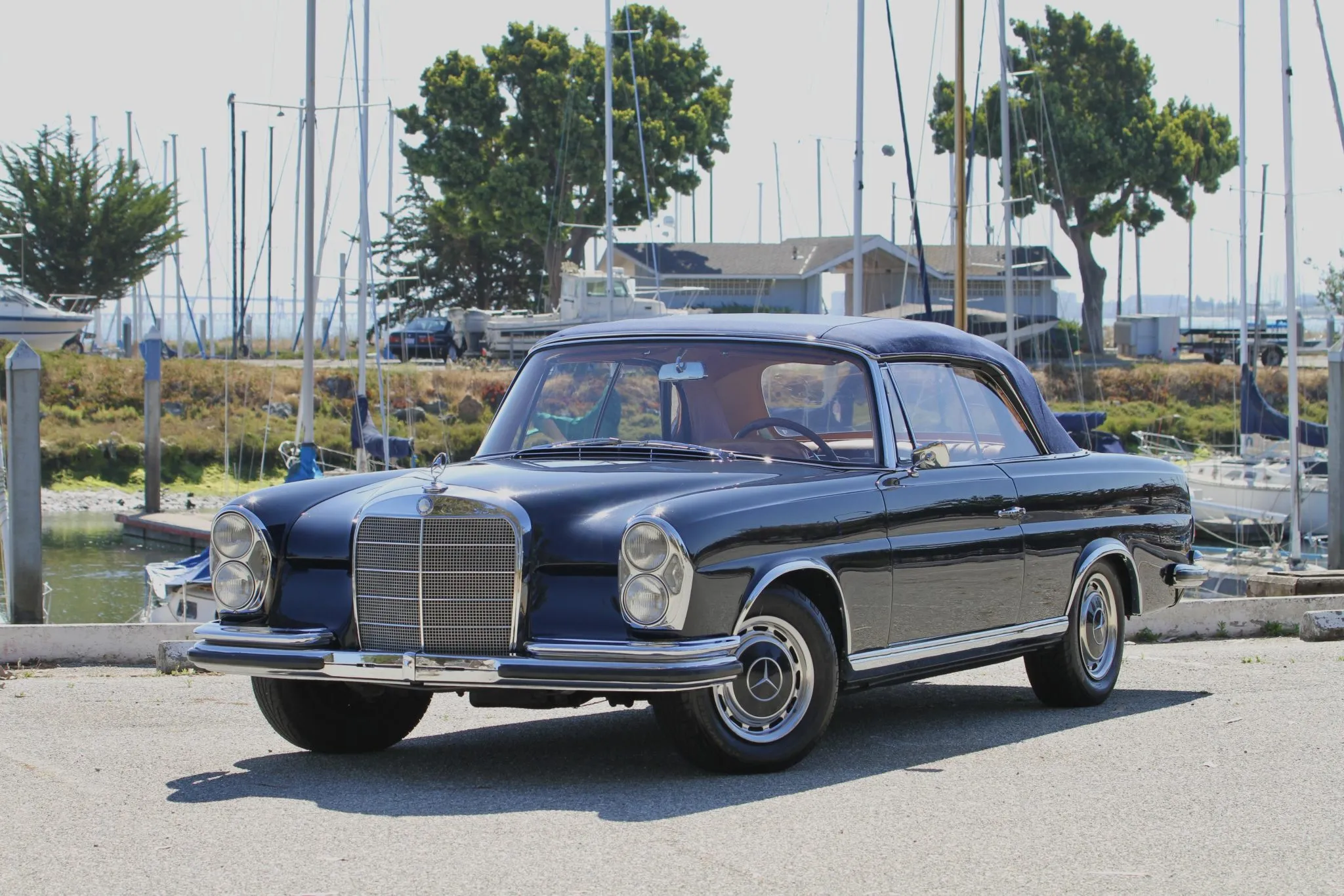 1962 Mercedes-Benz 220SEb Cabriolet 2.5L 4-Speed