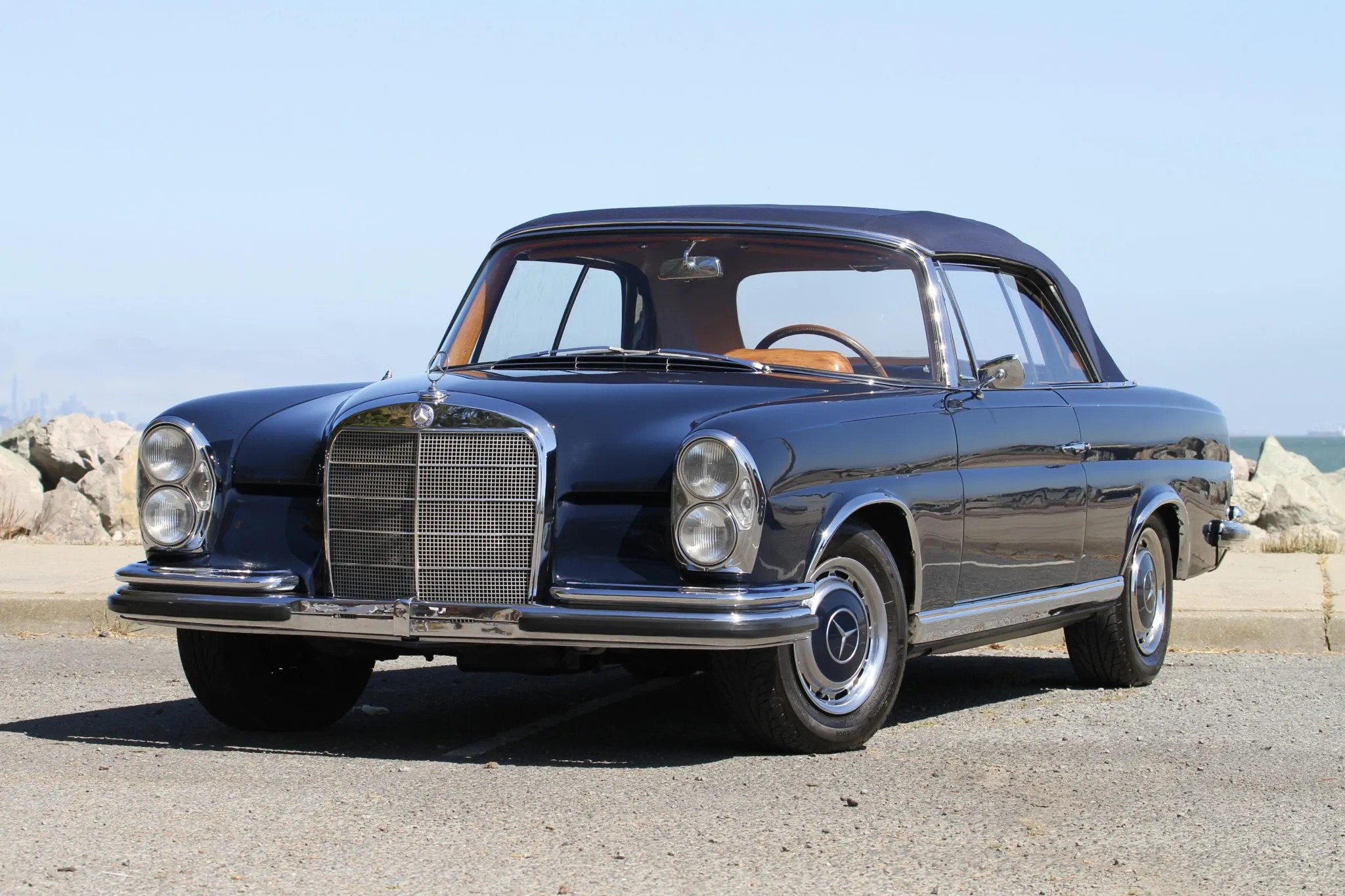 1962 Mercedes-Benz 220SEb Cabriolet 2.5L 4-Speed