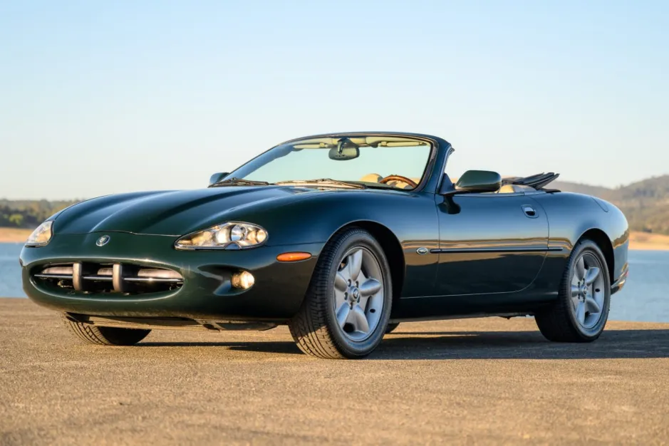 21k-Kilometer 1998 Jaguar XK8 Convertible