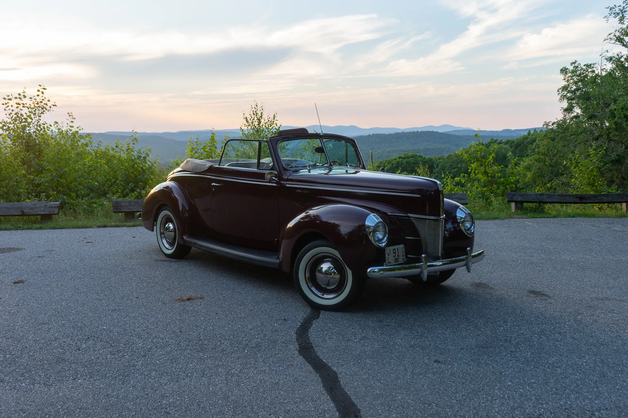 1940 Ford Deluxe Convertible Coupe