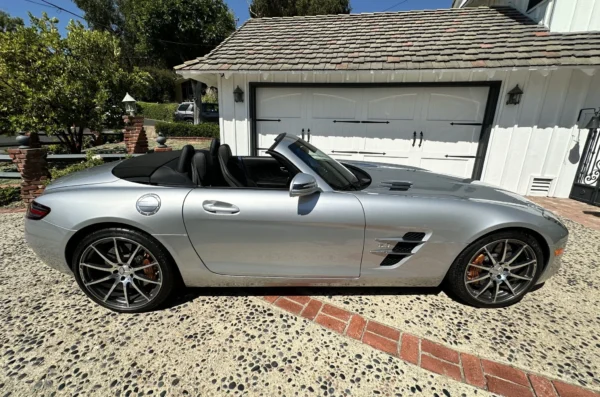 9k-Mile 2012 Mercedes-Benz SLS AMG Roadster