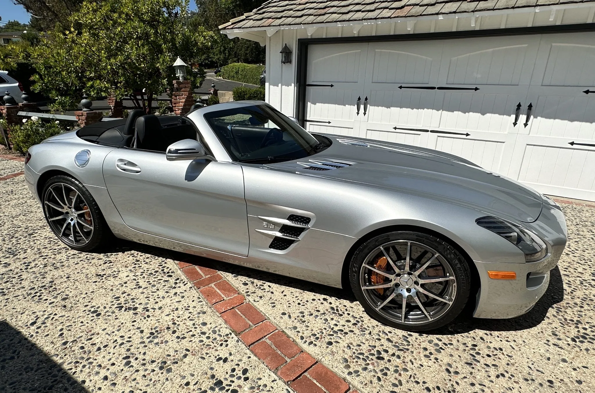 9k-Mile 2012 Mercedes-Benz SLS AMG Roadster